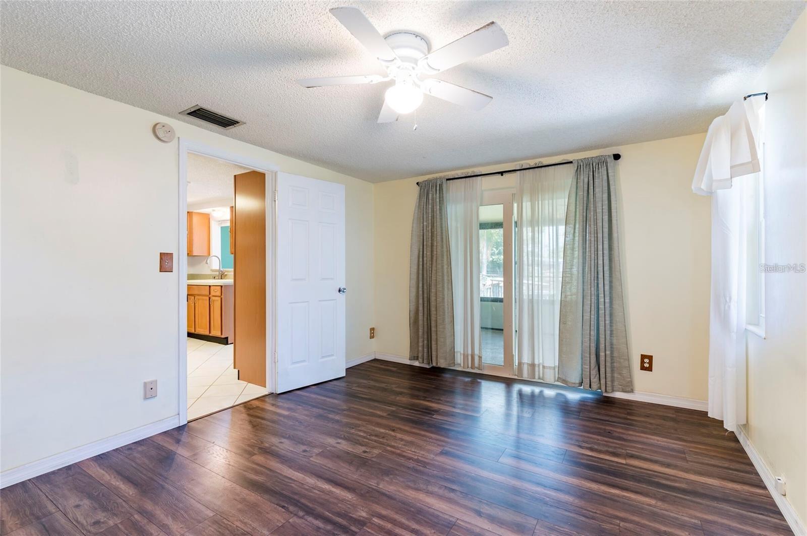 Image 15 of 27 For 2640 Albion Street