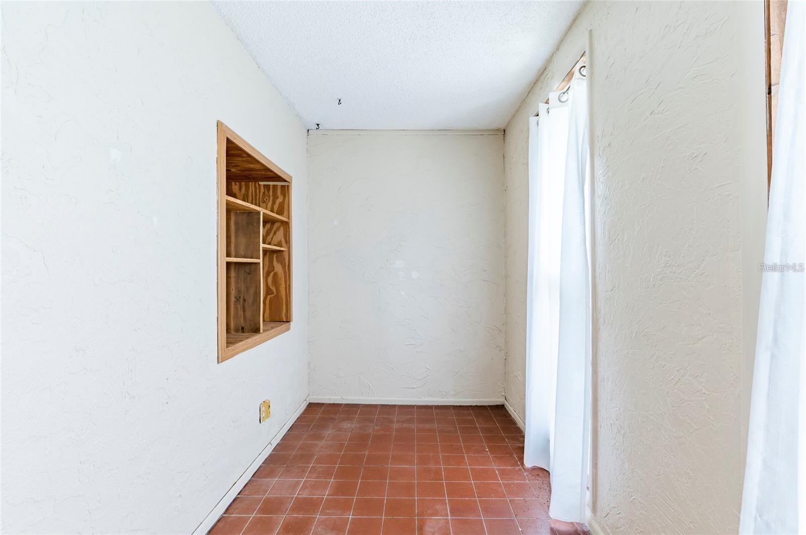 Image 6 of 27 For 2640 Albion Street