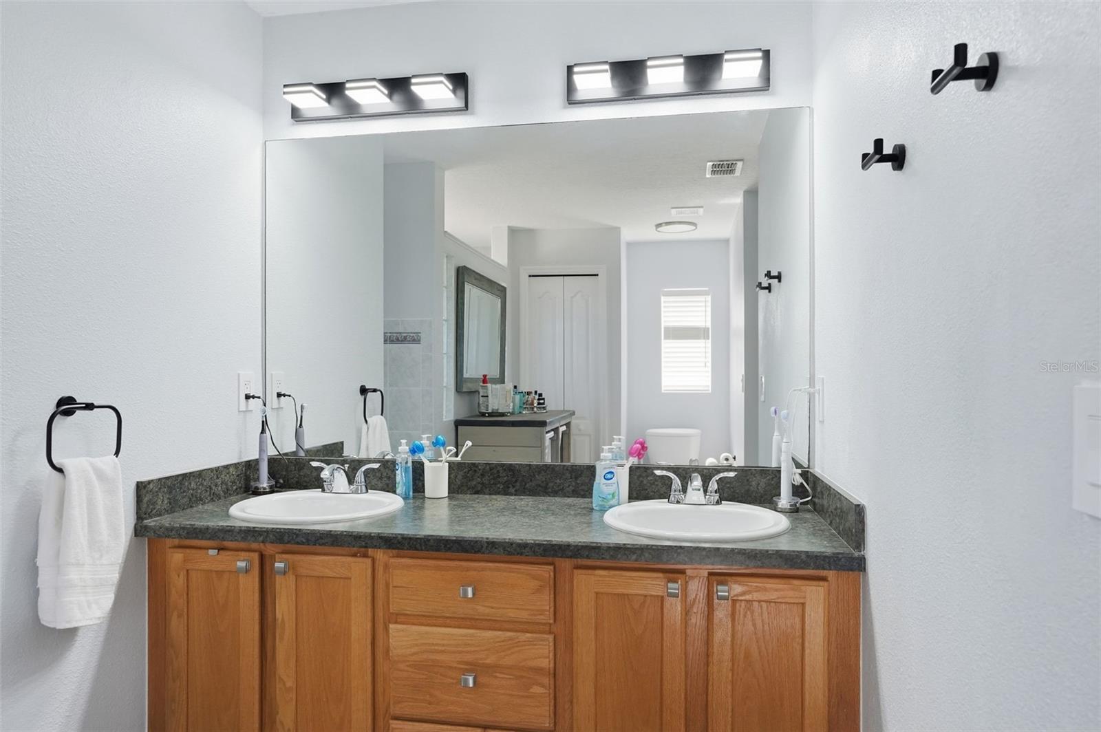 Image 13 of 68 For 14322 Nugent Circle