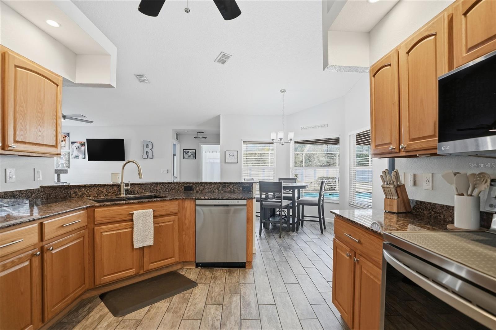 Image 20 of 68 For 14322 Nugent Circle