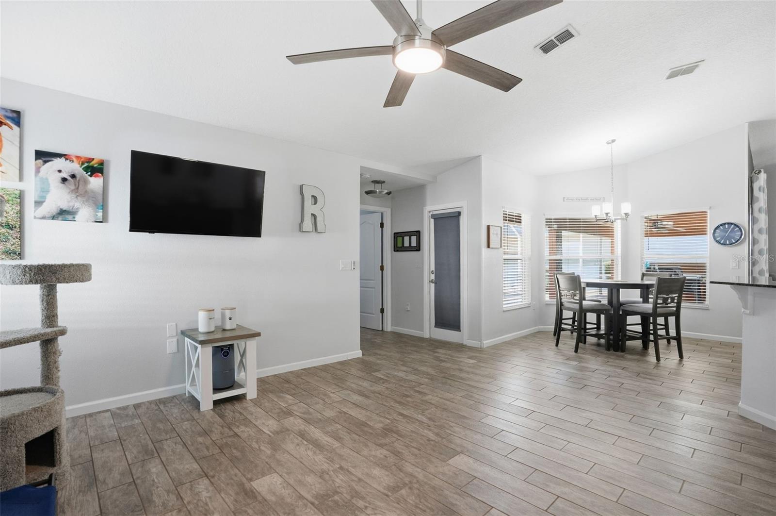 Image 27 of 68 For 14322 Nugent Circle