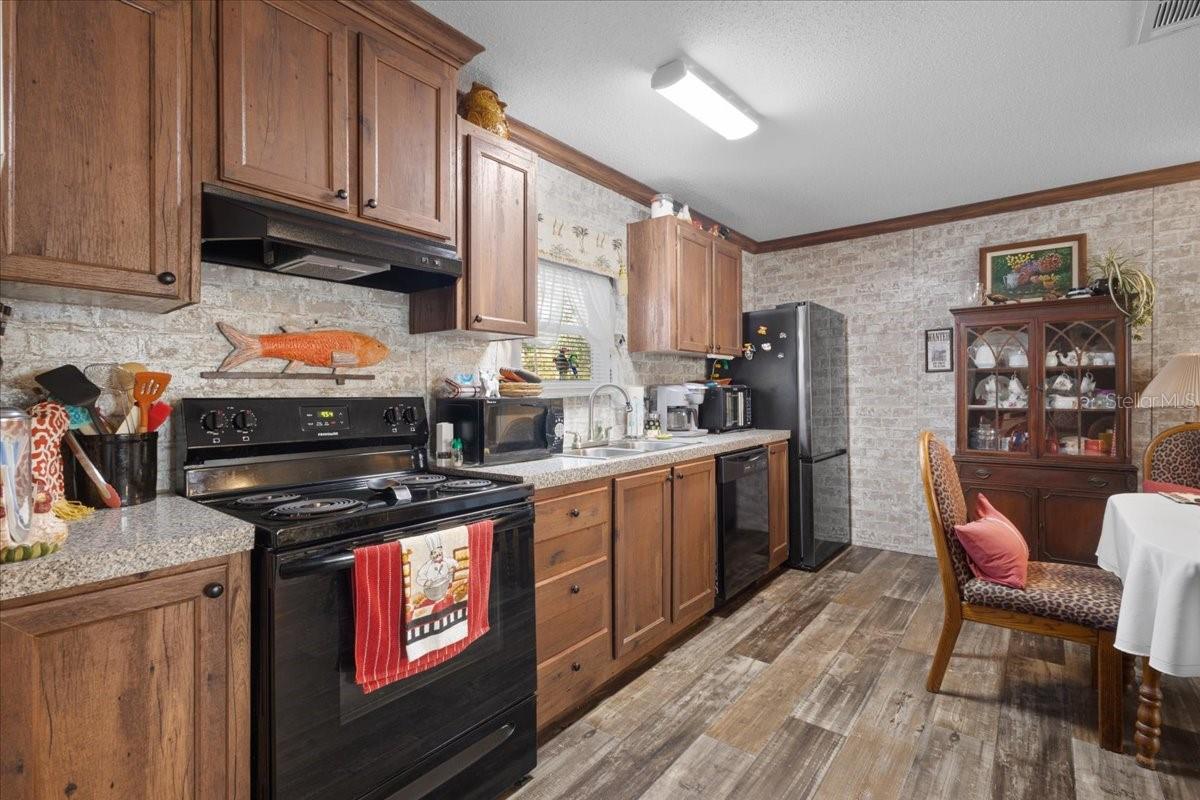 Image 7 of 23 For 5829 11th Avenue