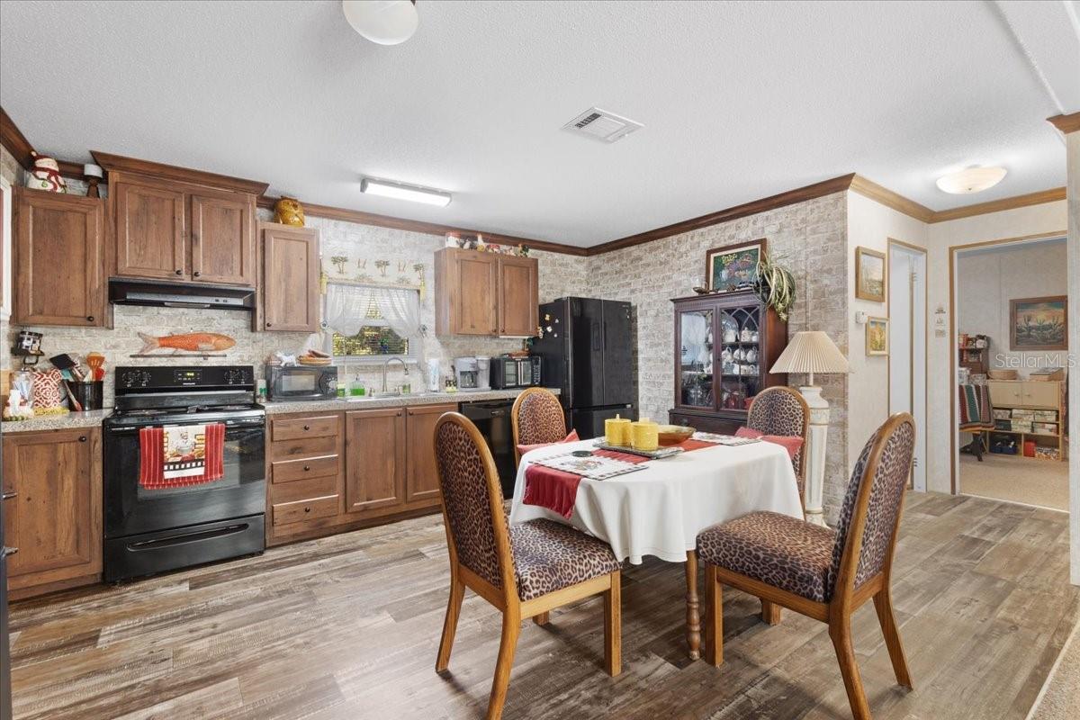 Image 8 of 23 For 5829 11th Avenue