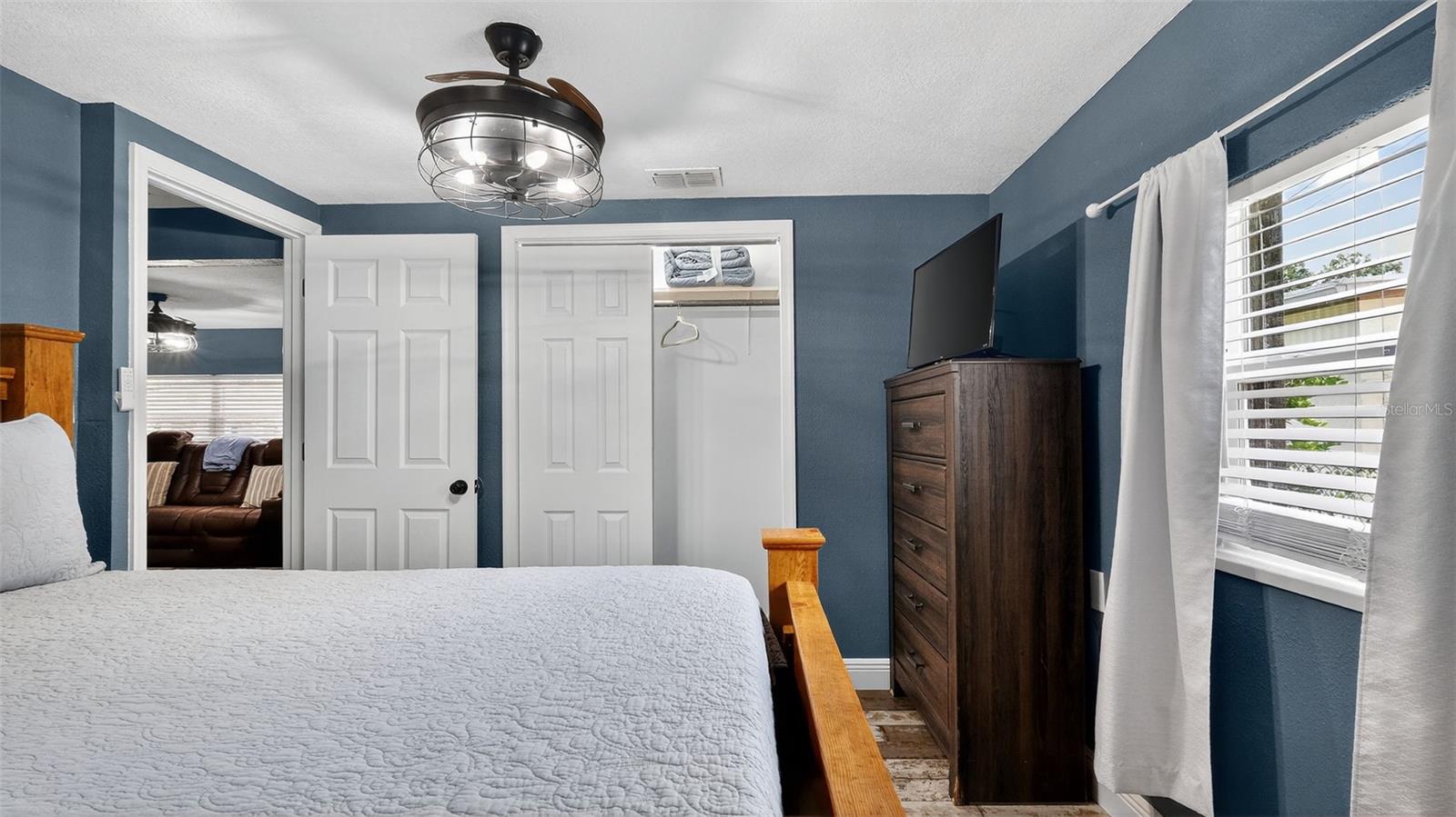 Image 23 of 45 For 5411 Teal Drive