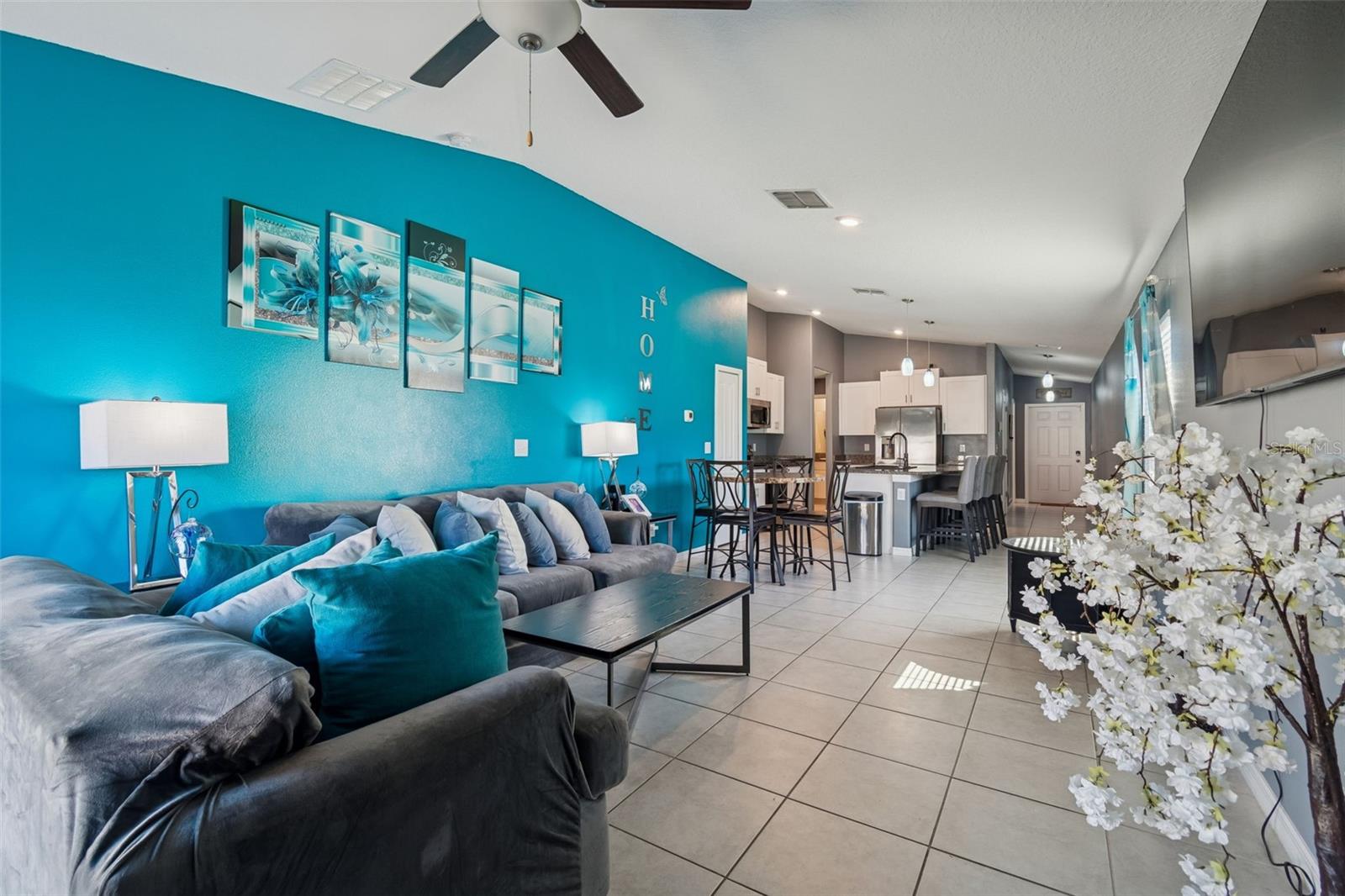 Image 17 of 72 For 6065 Spring Crayfish Avenue