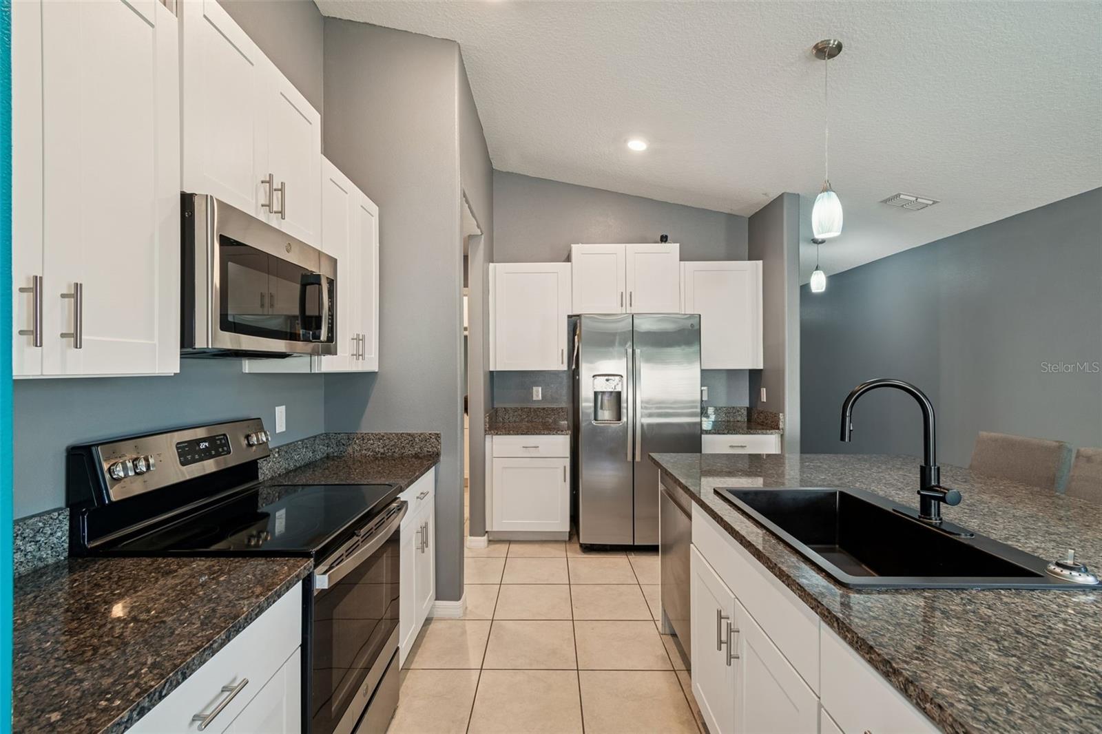 Image 21 of 72 For 6065 Spring Crayfish Avenue