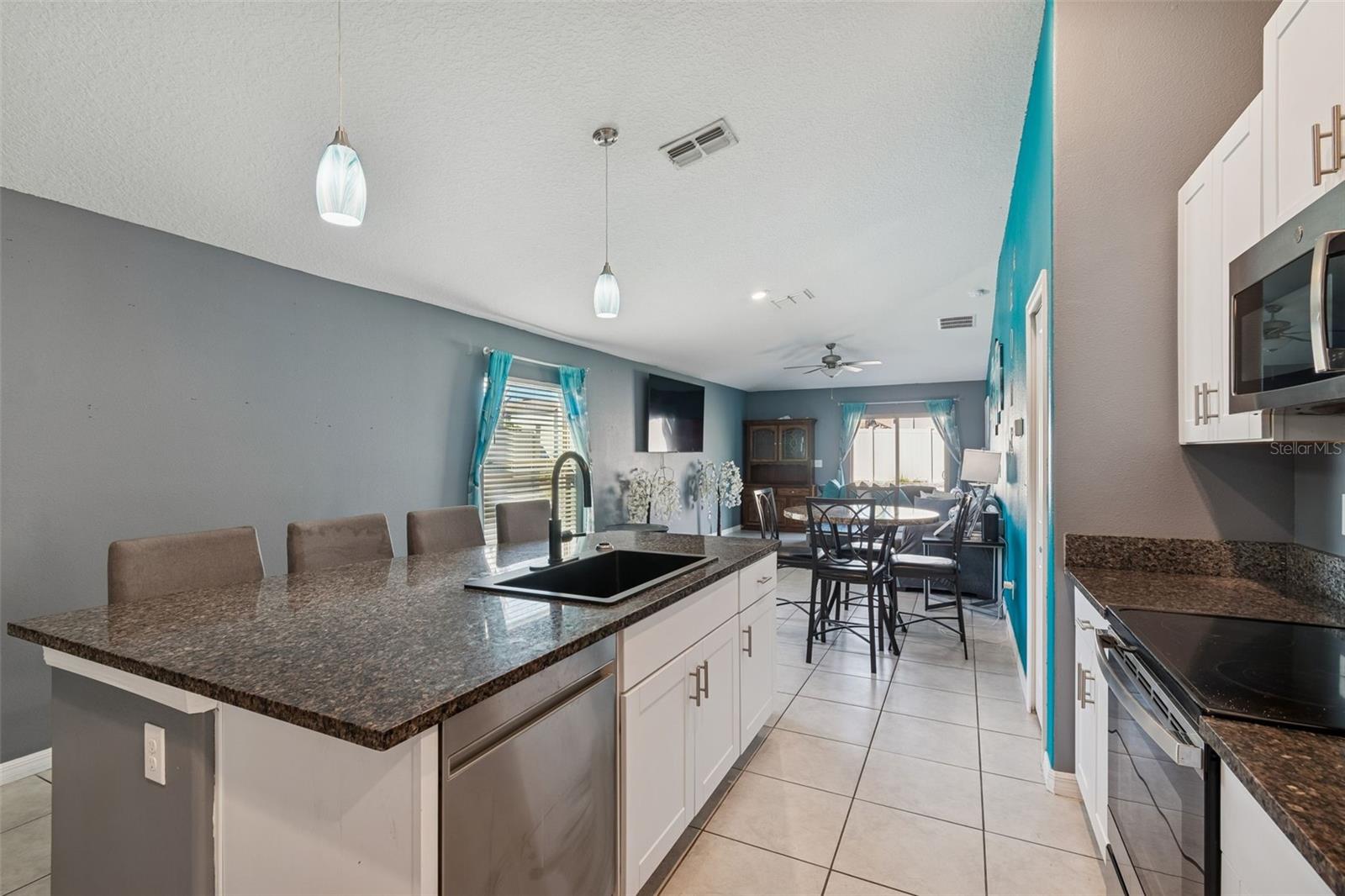 Image 24 of 72 For 6065 Spring Crayfish Avenue