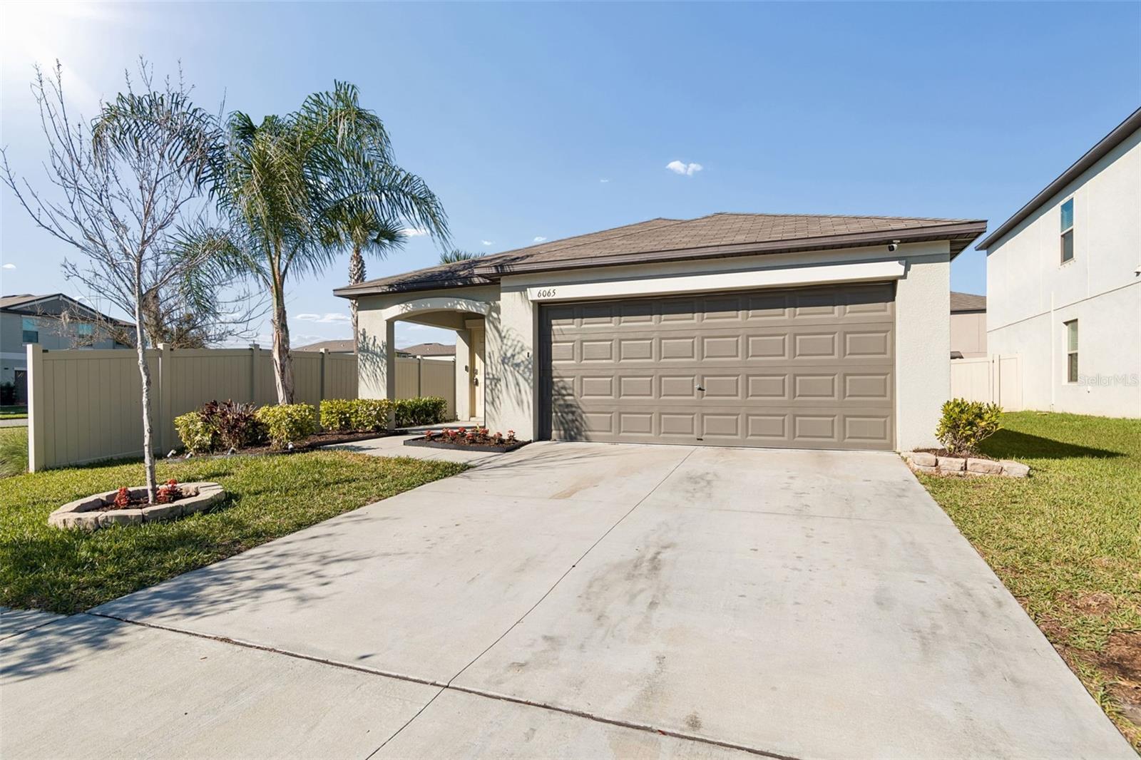 Image 3 of 72 For 6065 Spring Crayfish Avenue