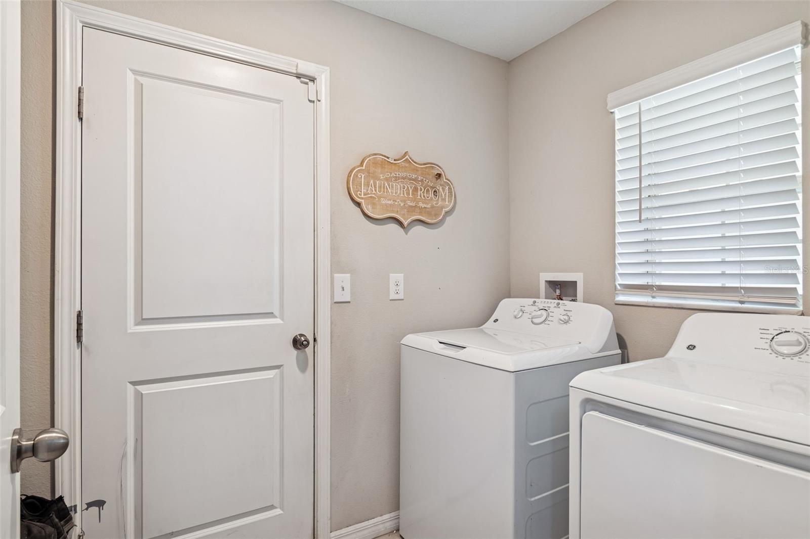 Image 40 of 72 For 6065 Spring Crayfish Avenue