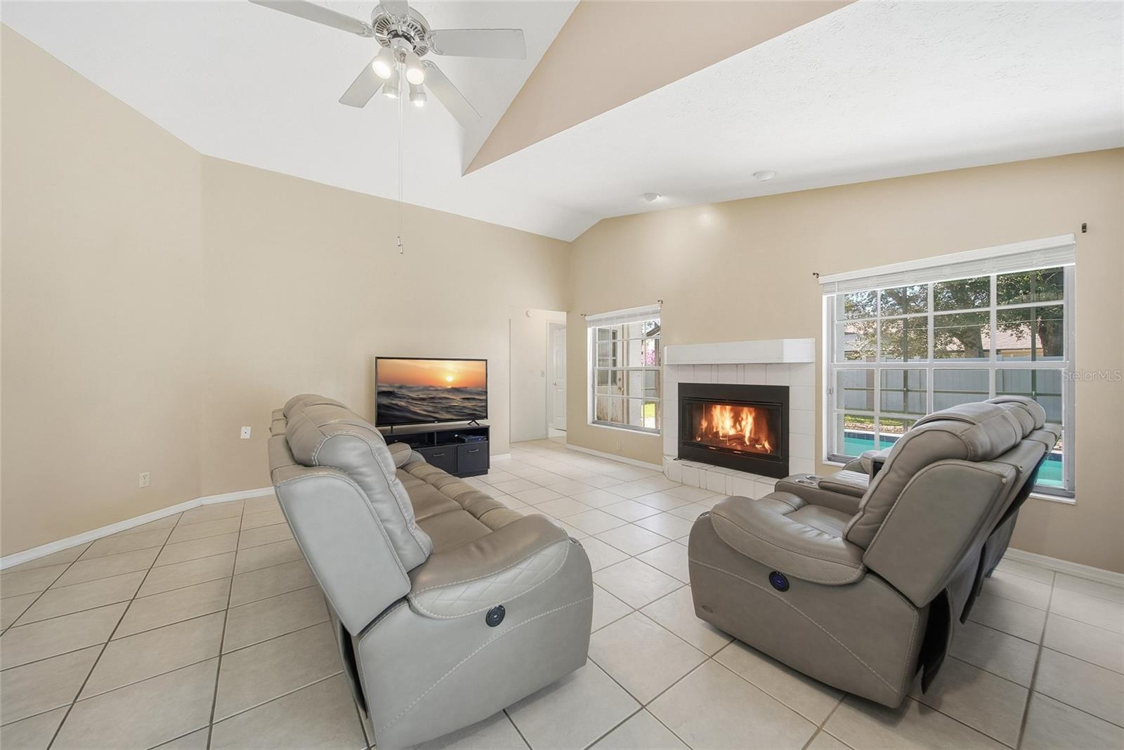 Image 15 of 38 For 2813 Aston Avenue