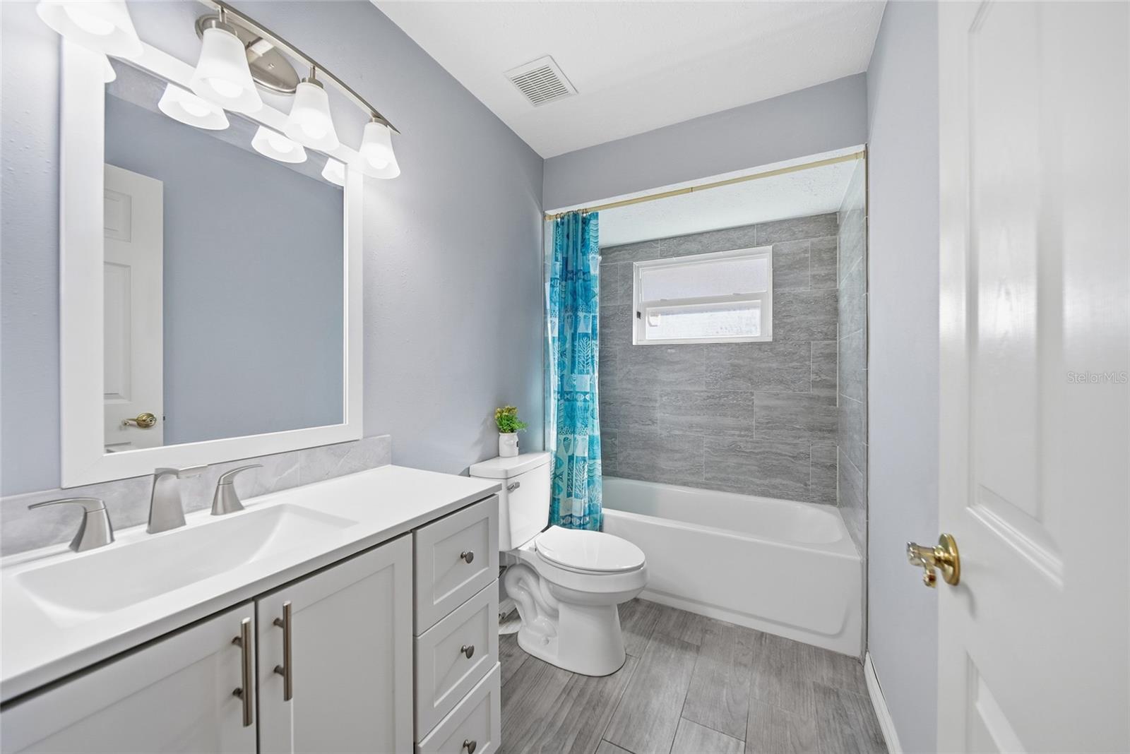 Image 18 of 38 For 2813 Aston Avenue