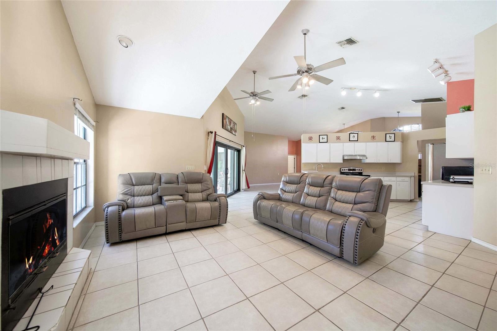 Image 3 of 38 For 2813 Aston Avenue