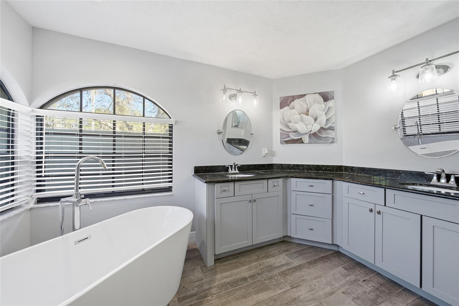 Image 4 of 38 For 2813 Aston Avenue