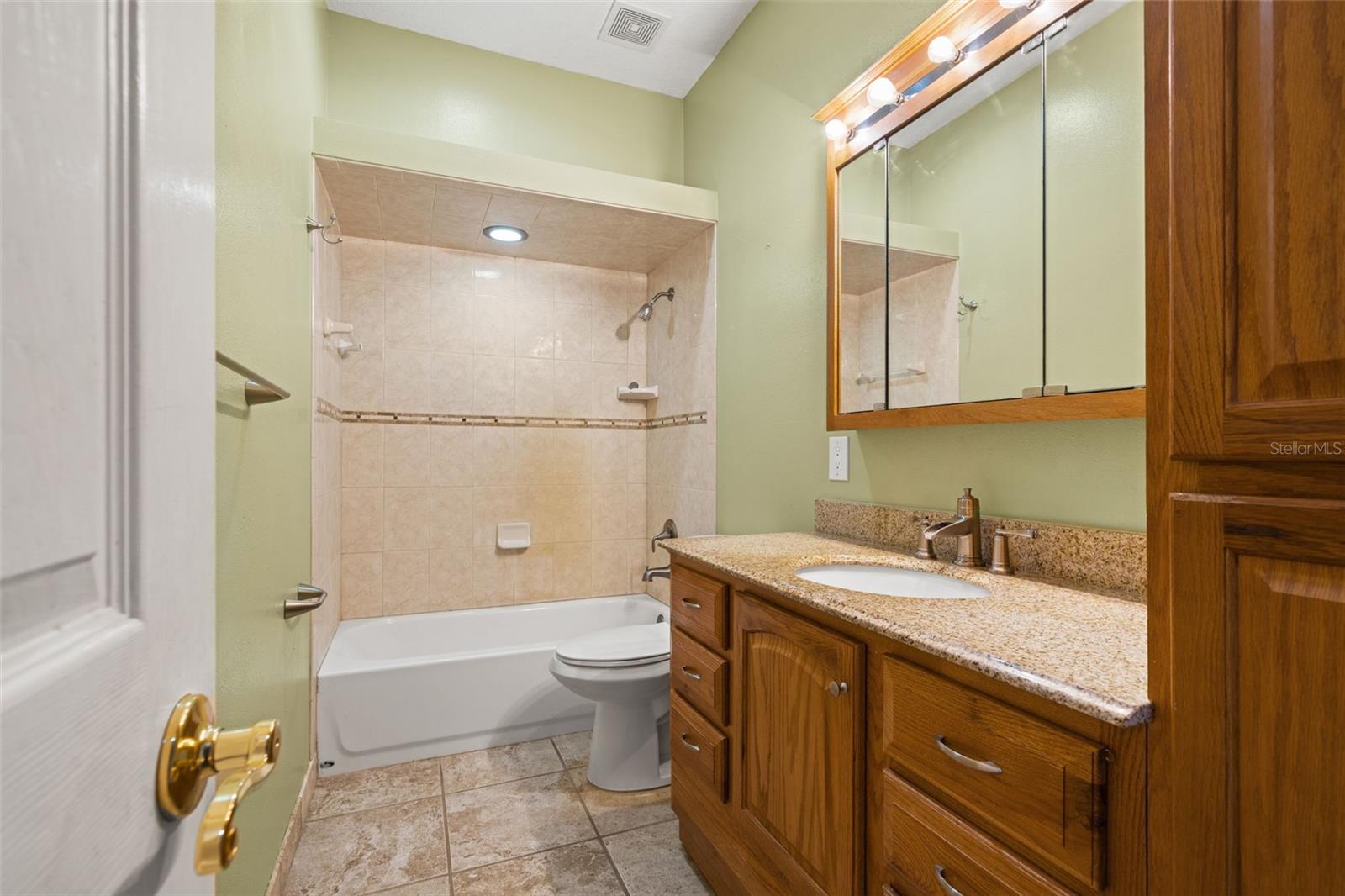 Image 13 of 42 For 38116 Archer Avenue