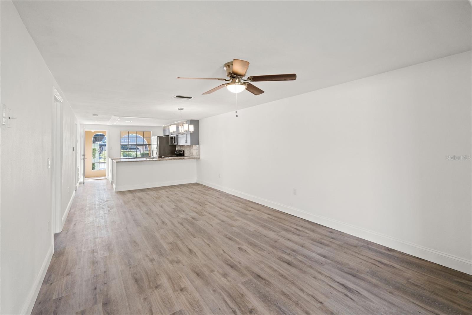 Image 13 of 45 For 4127 Stratford Drive 4127