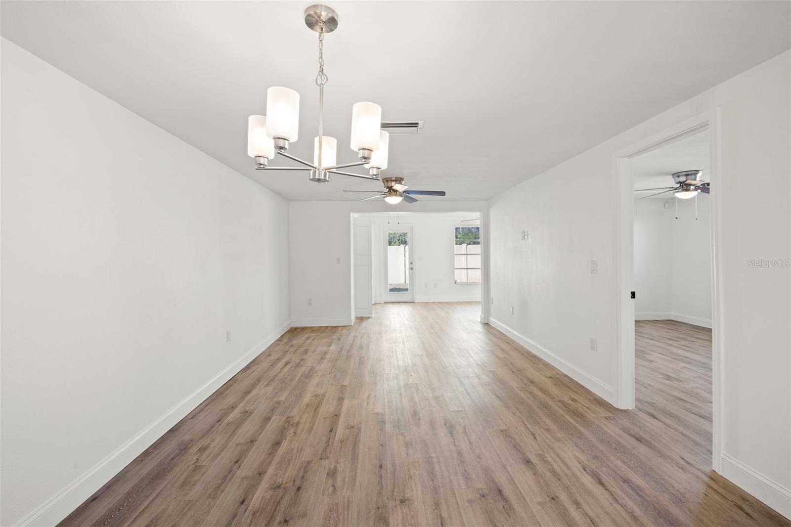 Image 15 of 45 For 4127 Stratford Drive 4127