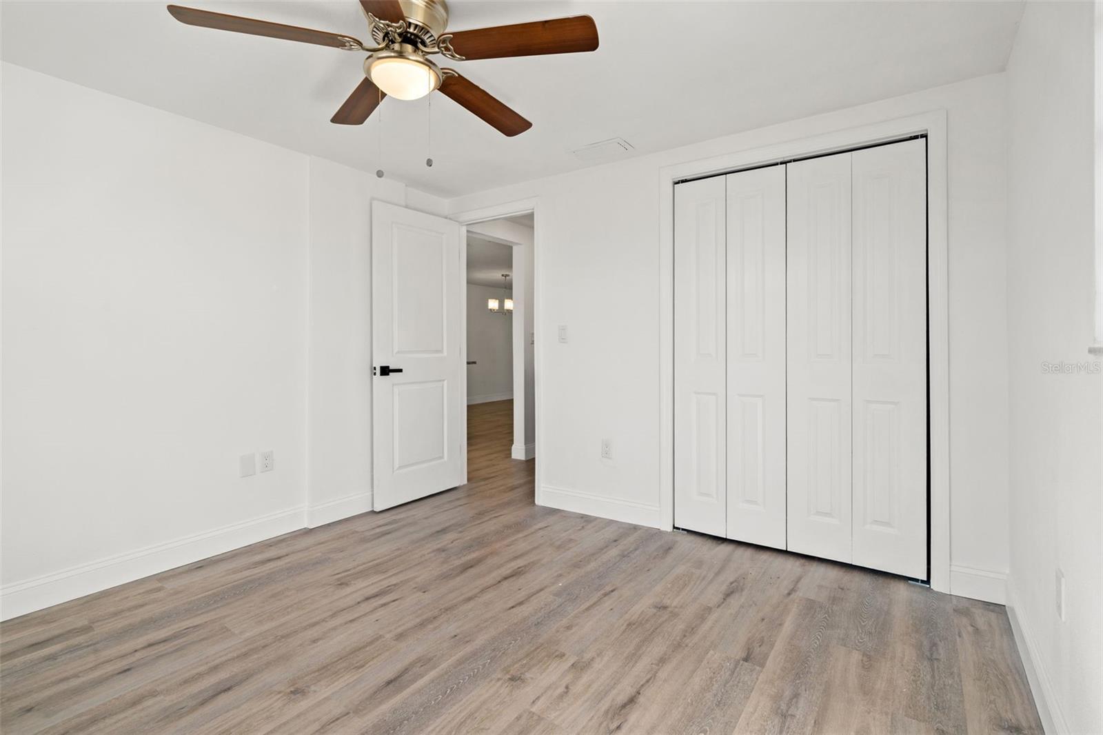 Image 25 of 45 For 4127 Stratford Drive 4127