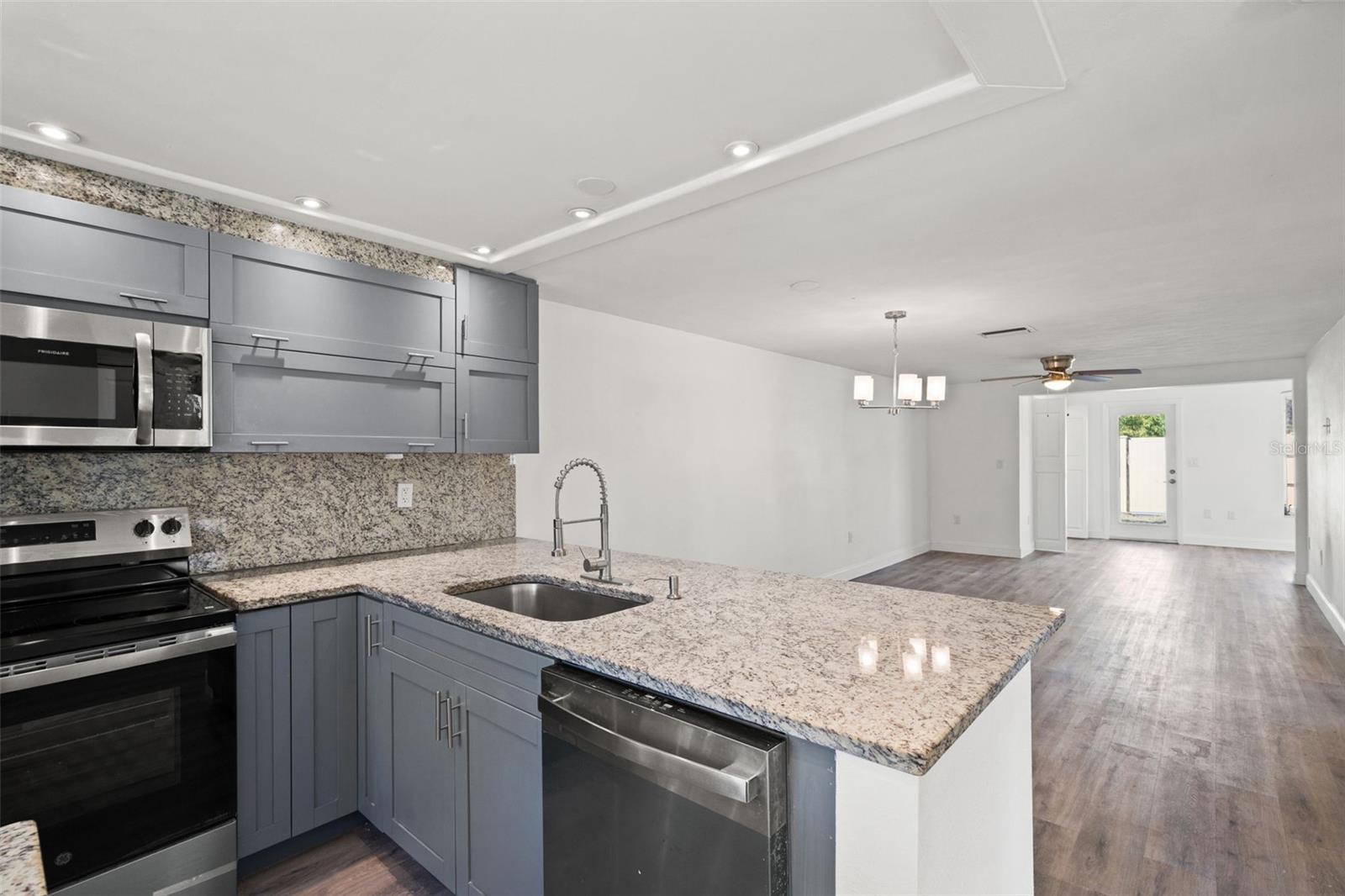 Image 5 of 45 For 4127 Stratford Drive 4127