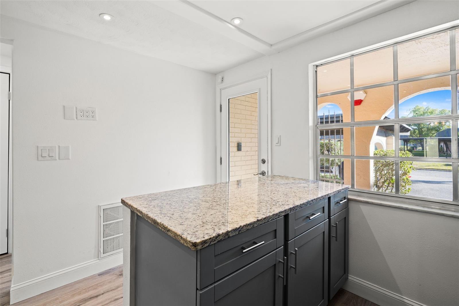 Image 6 of 45 For 4127 Stratford Drive 4127