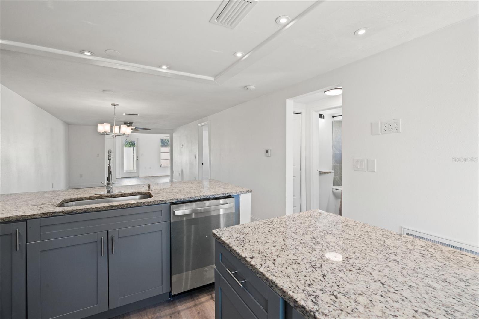 Image 7 of 45 For 4127 Stratford Drive 4127