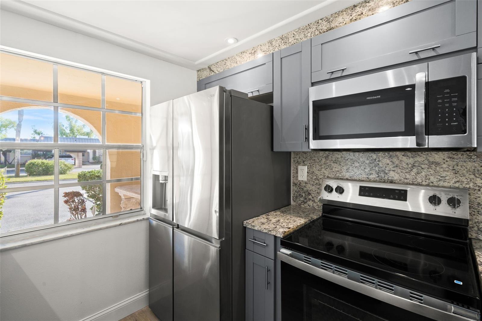 Image 8 of 45 For 4127 Stratford Drive 4127