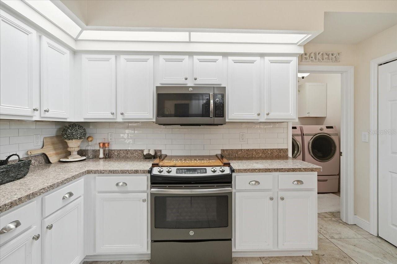 Image 11 of 36 For 6320 Kingway Lane