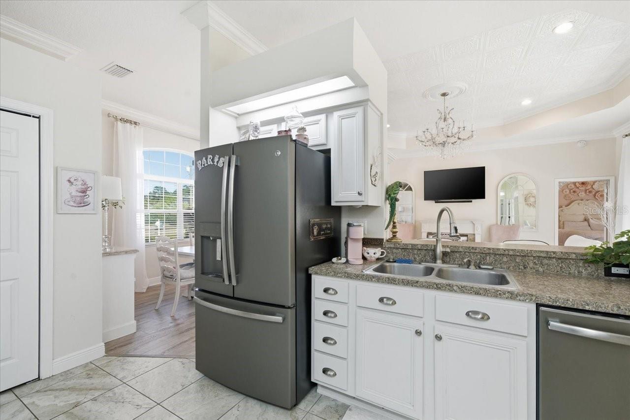 Image 13 of 36 For 6320 Kingway Lane