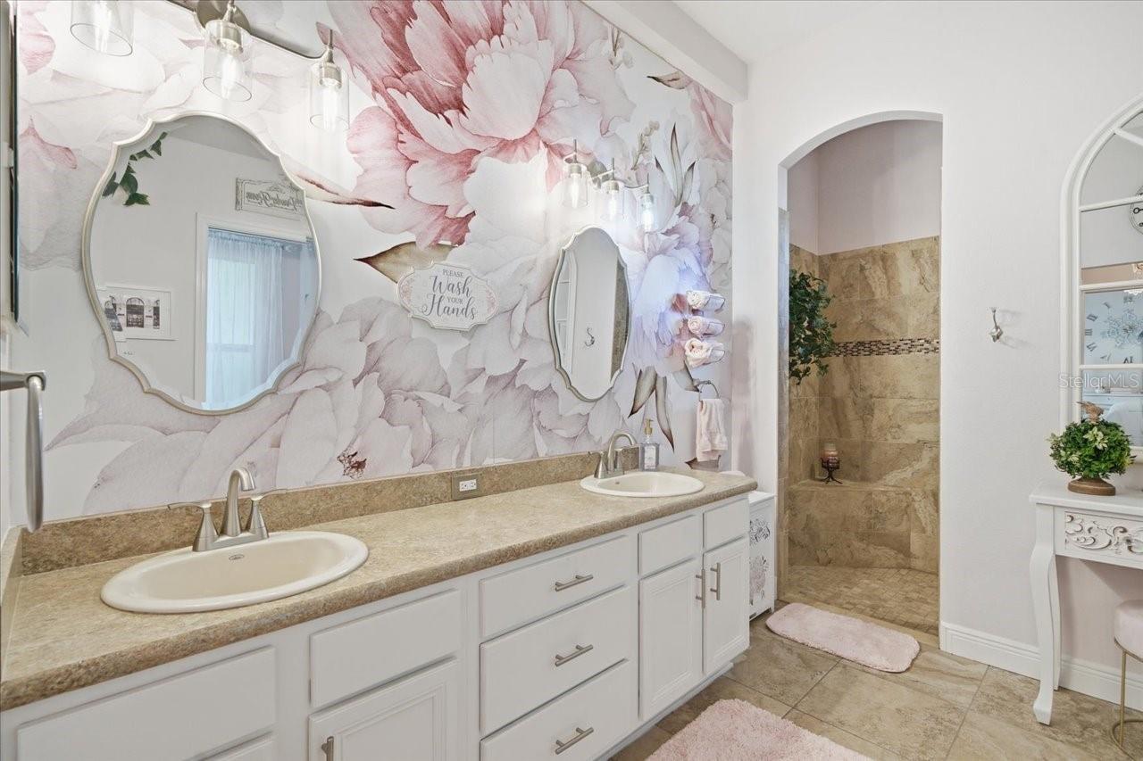 Image 26 of 36 For 6320 Kingway Lane