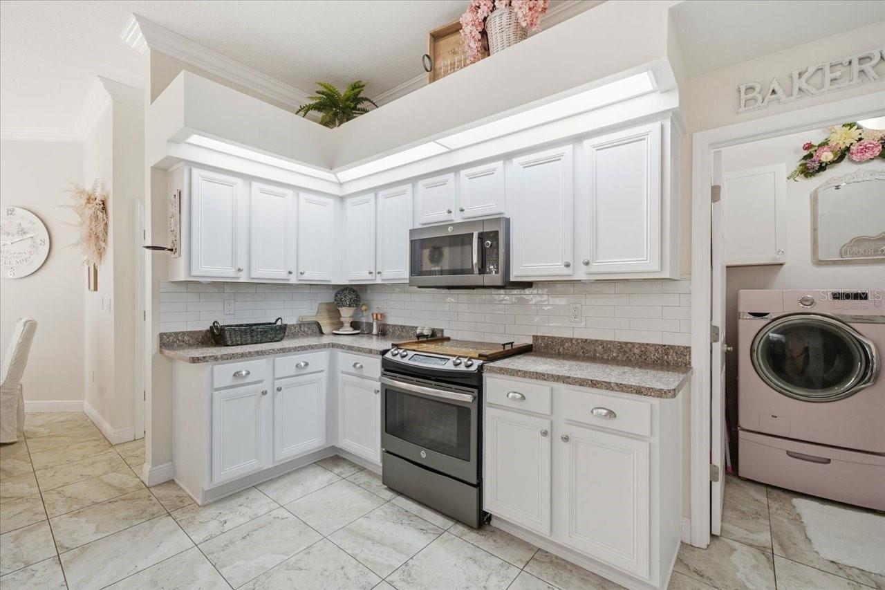 Image 8 of 36 For 6320 Kingway Lane