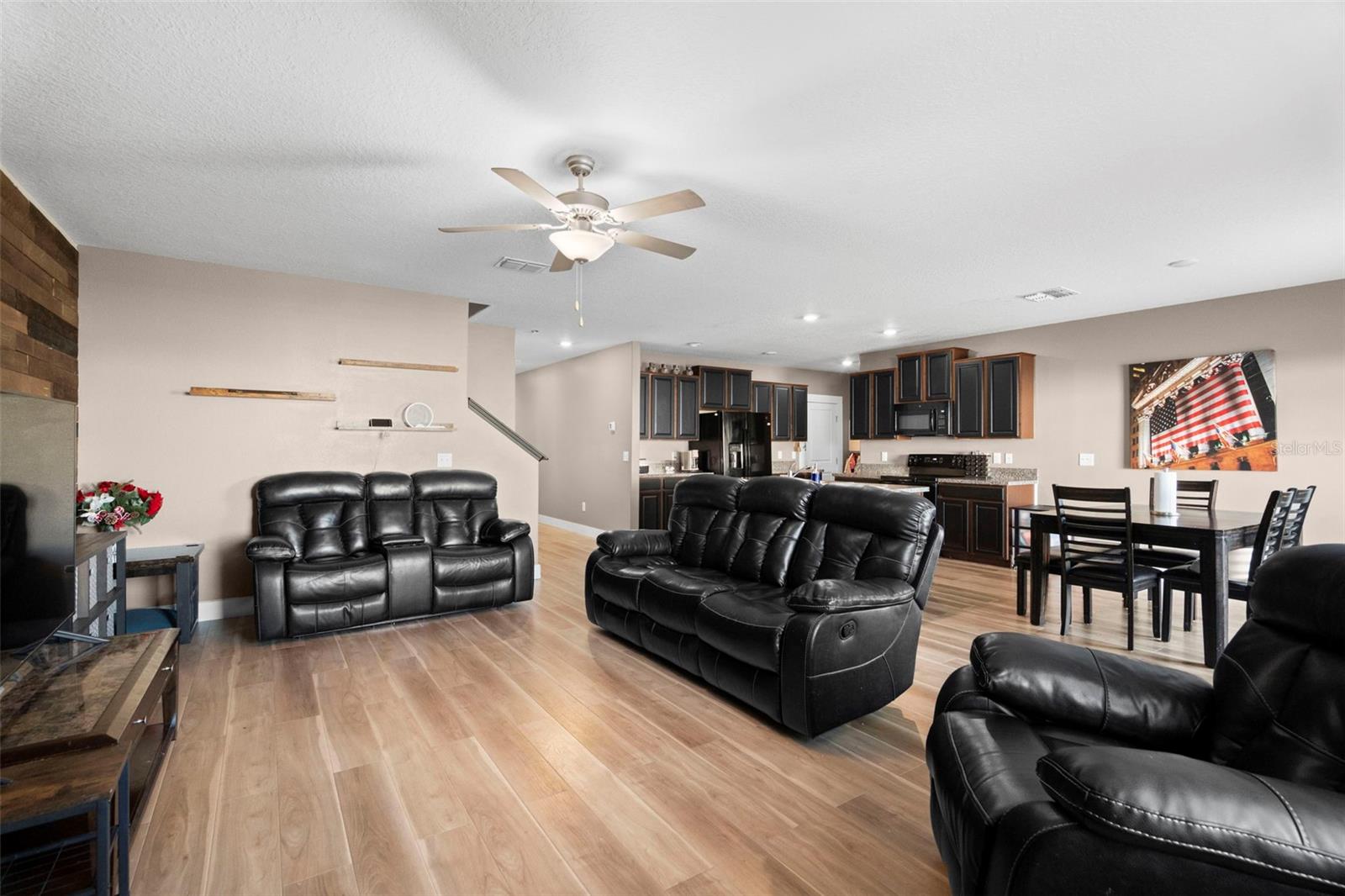 Image 28 of 46 For 6601 Rainbow Springs Lane