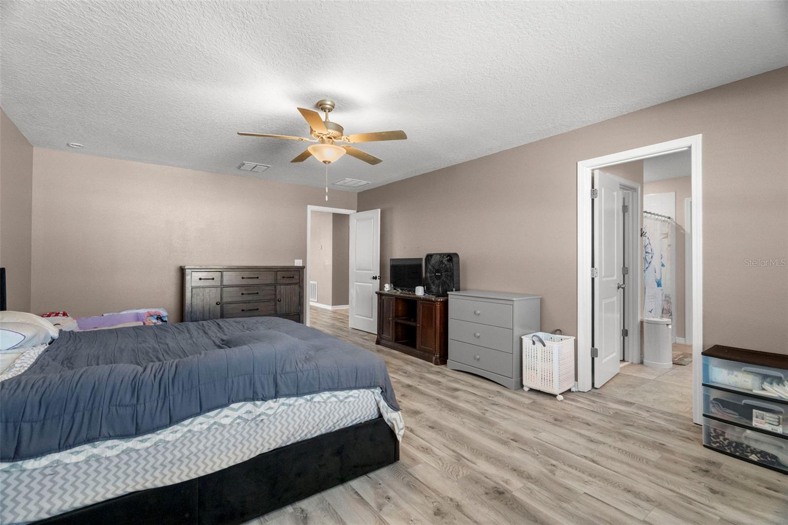 Image 36 of 46 For 6601 Rainbow Springs Lane