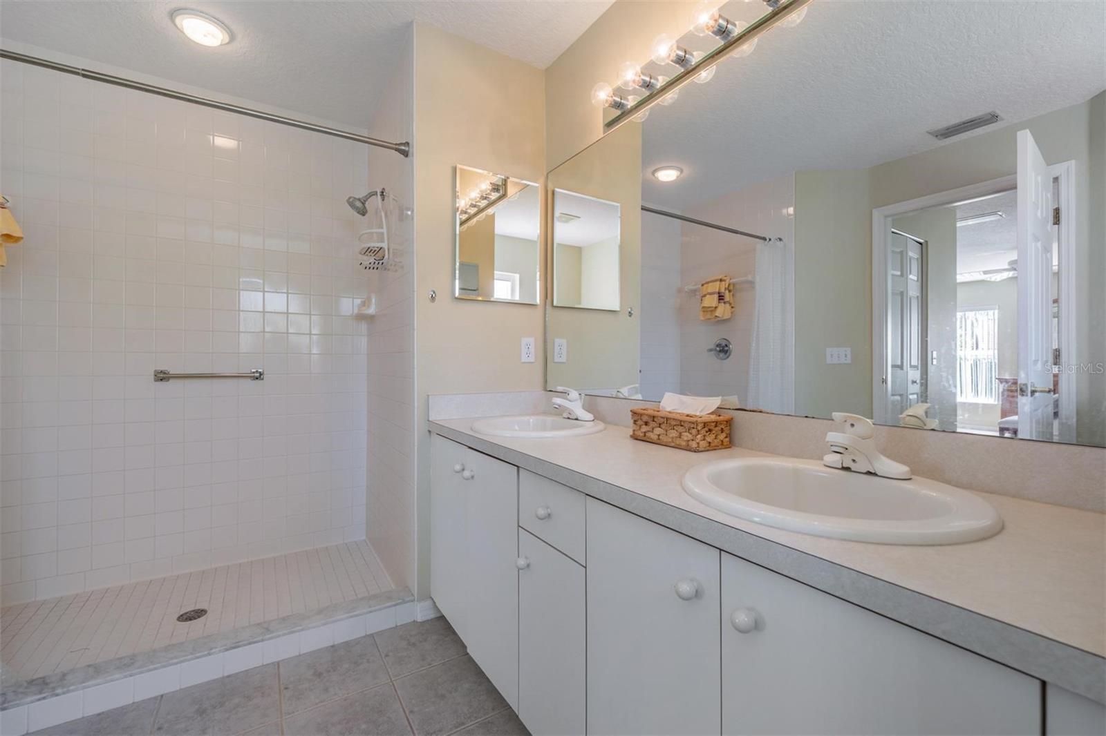 Image 16 of 48 For 1211 Almondwood Drive