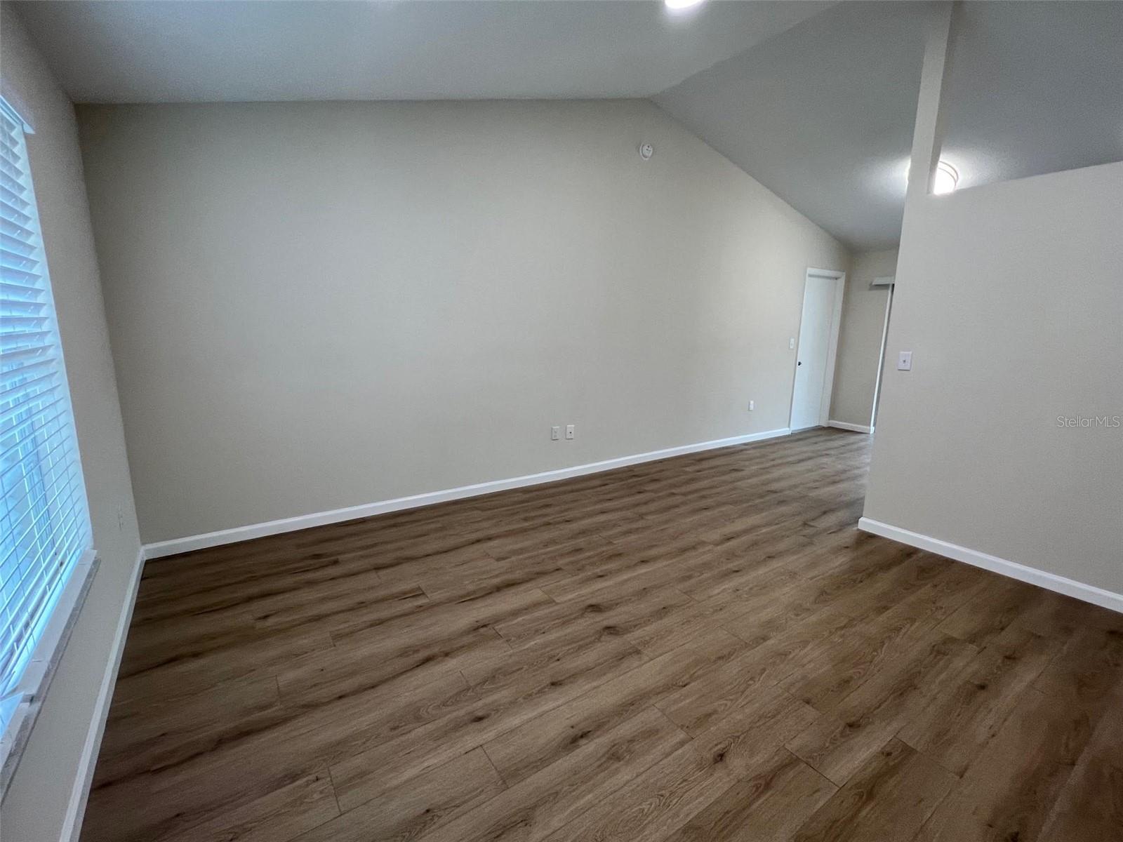 Image 5 of 14 For 7224 Daggett Terrace