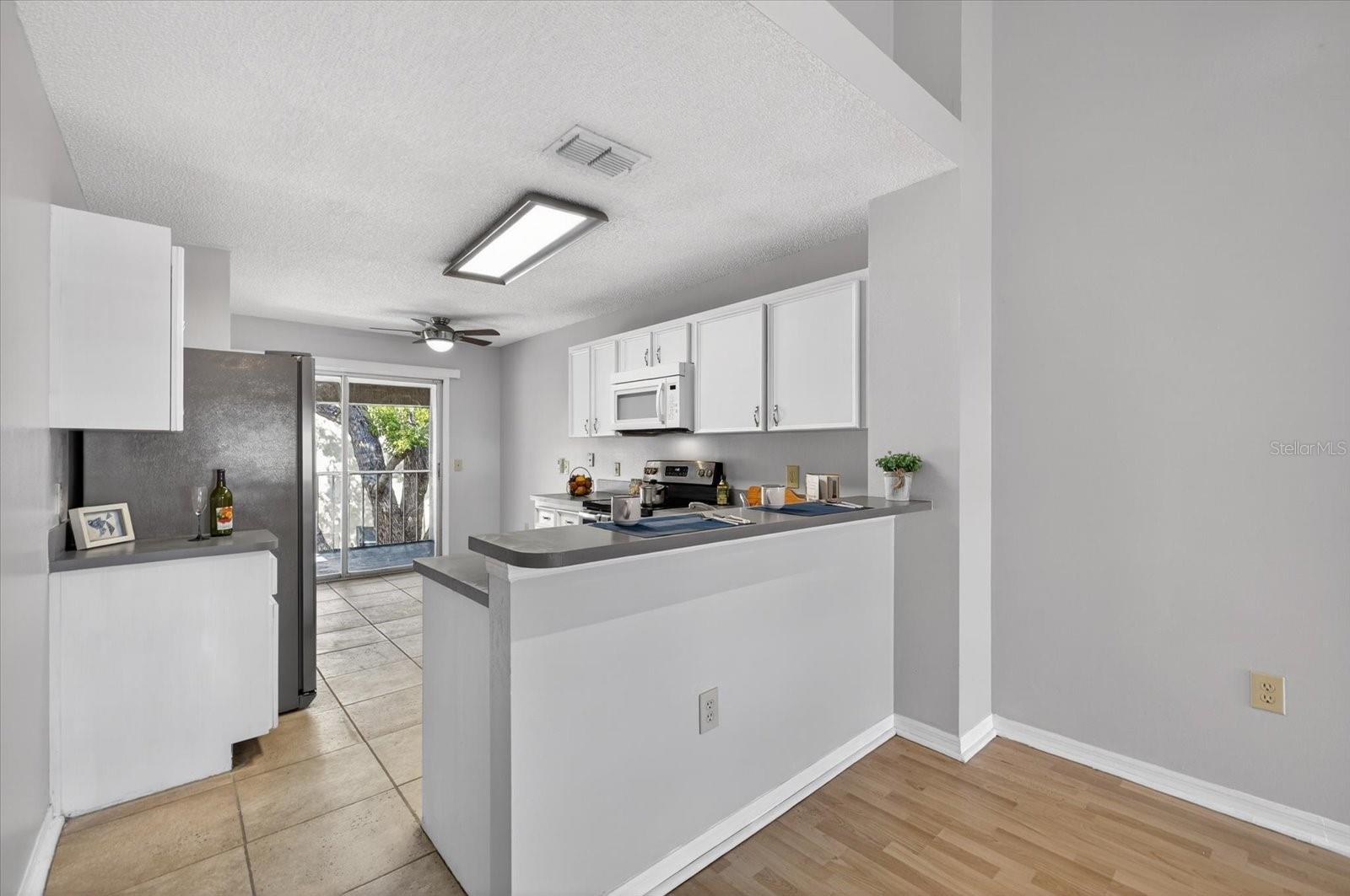 Listing photo id 11 for 7910 Hardwick Drive 723