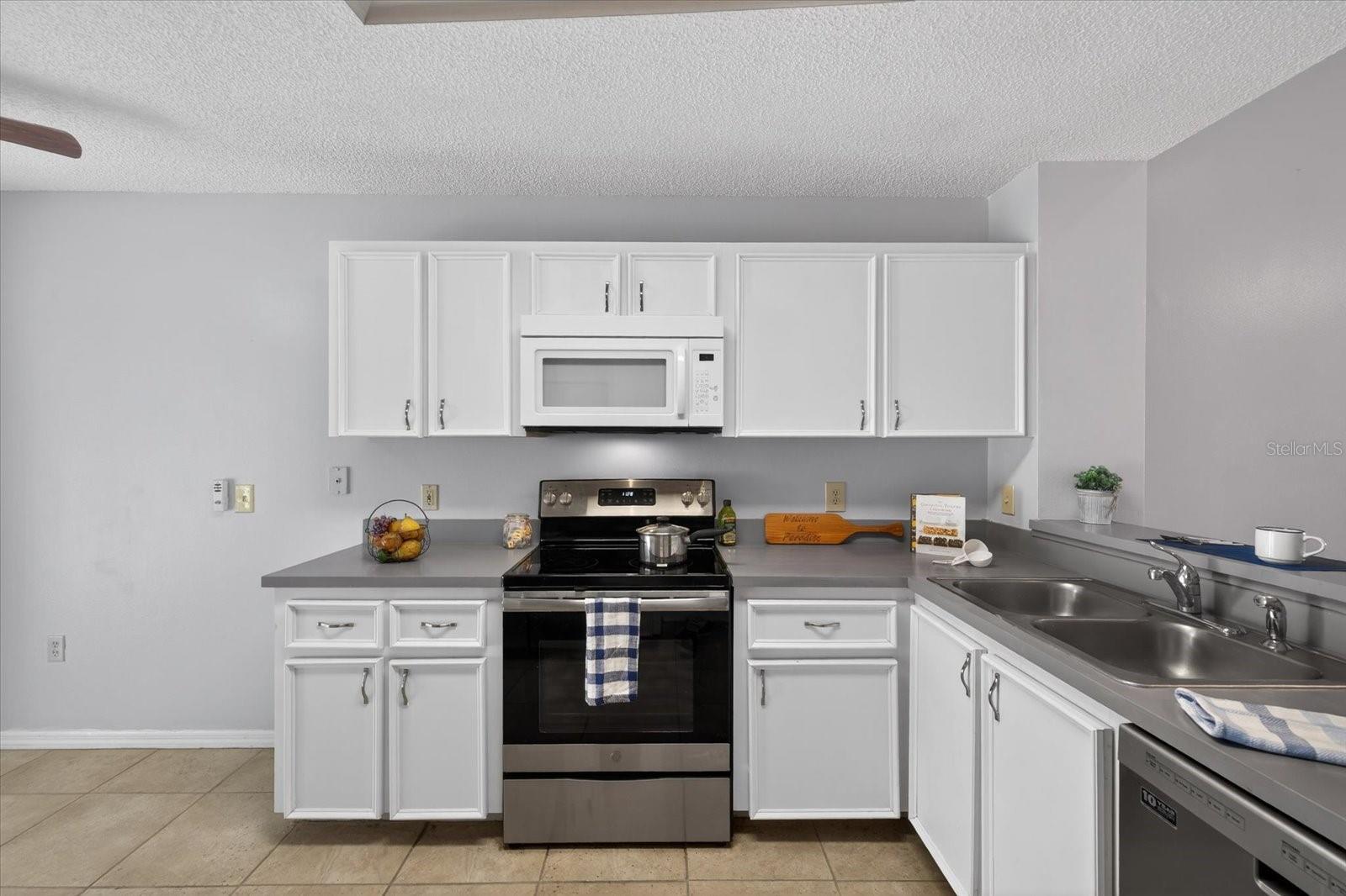 Listing photo id 13 for 7910 Hardwick Drive 723