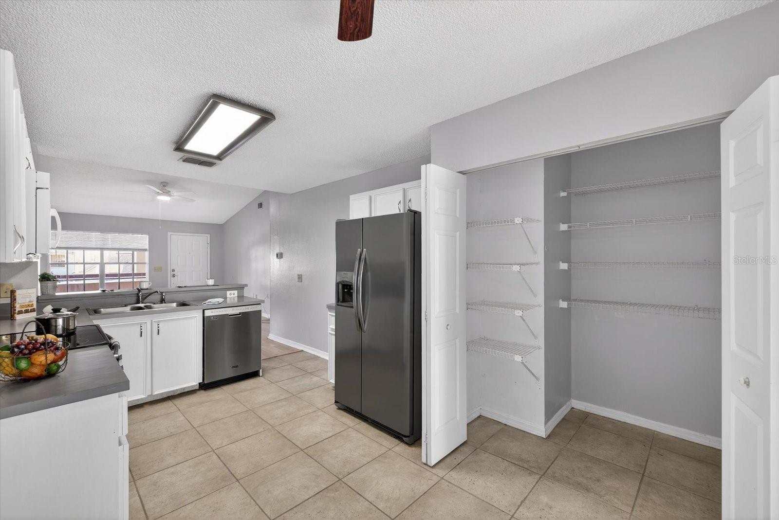 Listing photo id 15 for 7910 Hardwick Drive 723