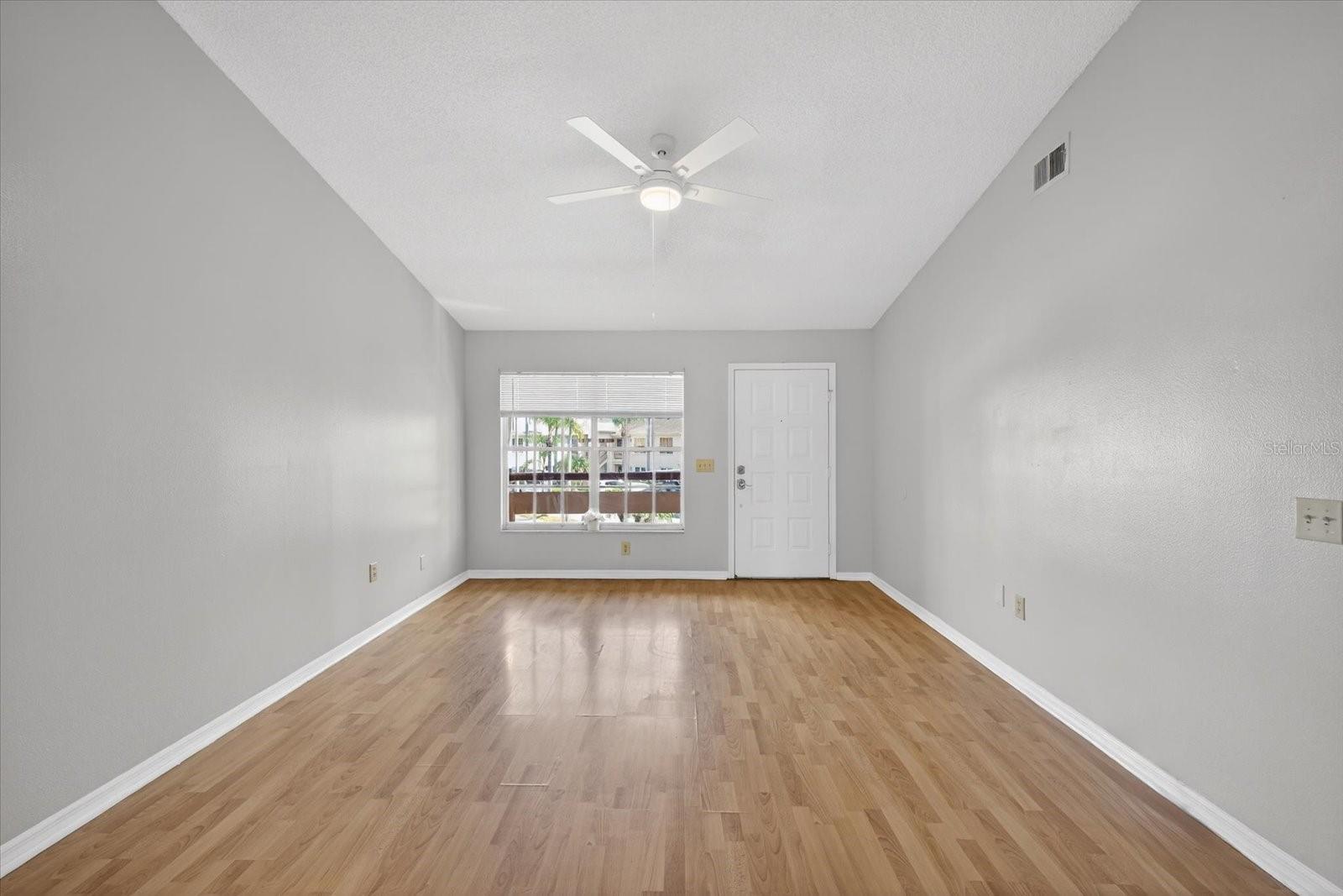 Listing photo id 7 for 7910 Hardwick Drive 723