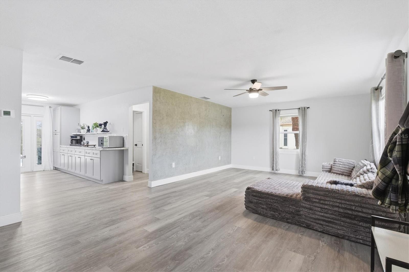 Image 11 of 62 For 7034 Southwind Drive