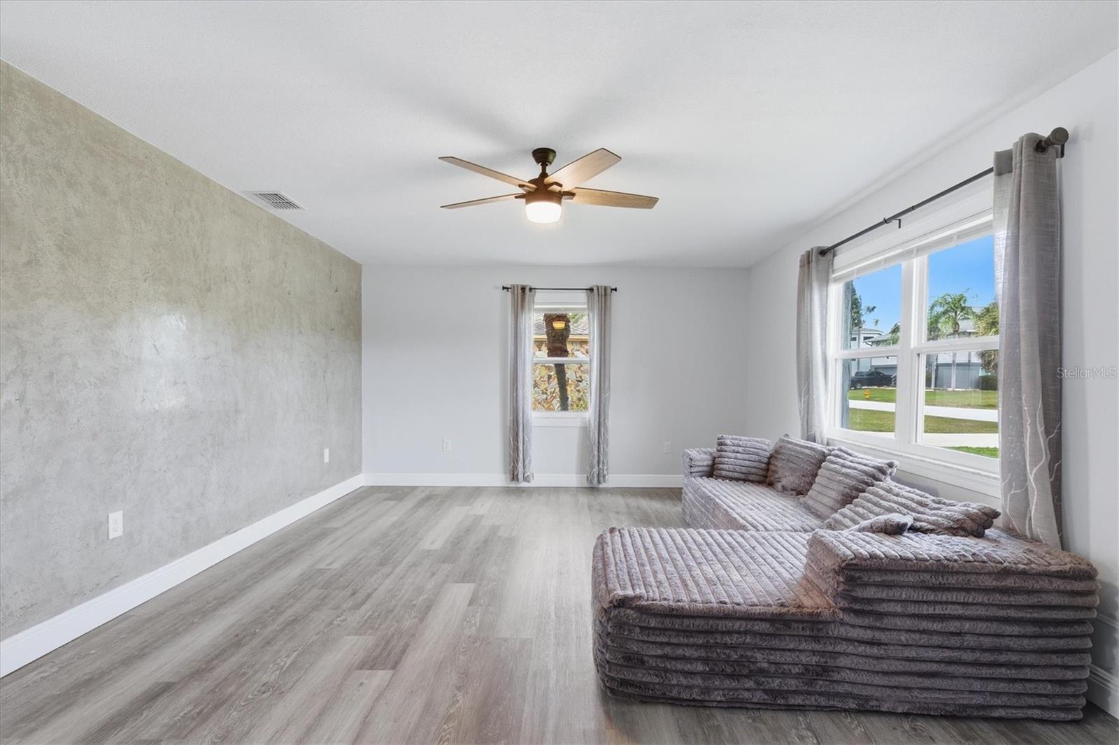 Image 12 of 62 For 7034 Southwind Drive