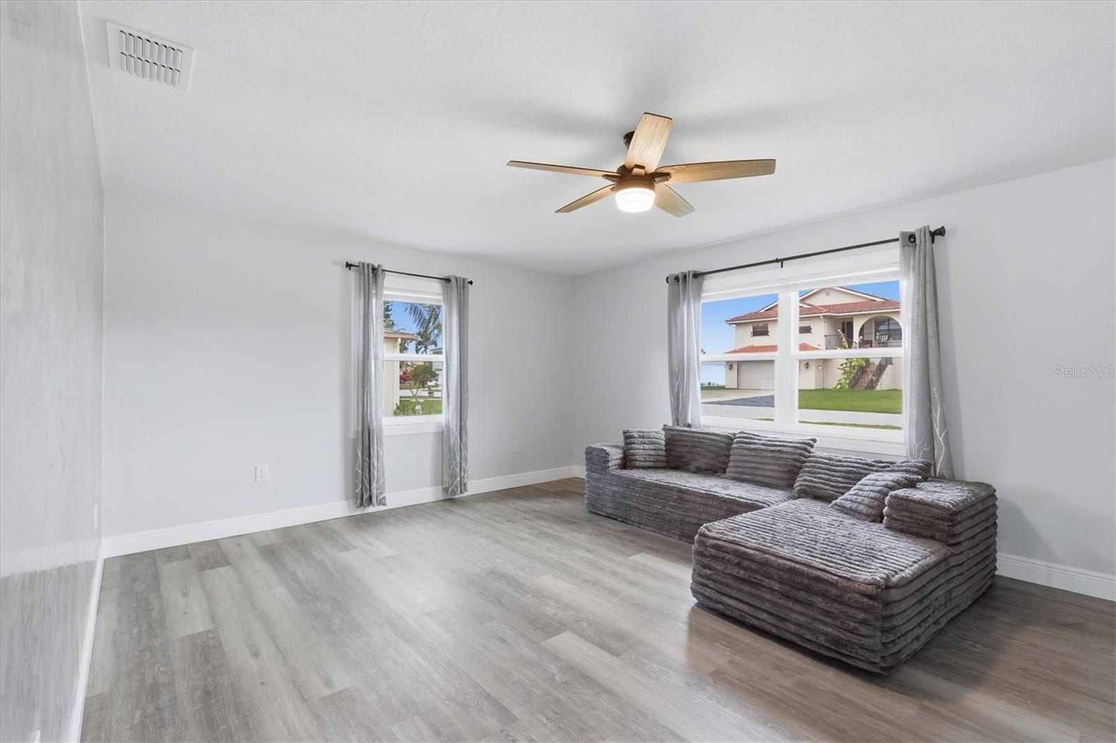 Image 13 of 62 For 7034 Southwind Drive