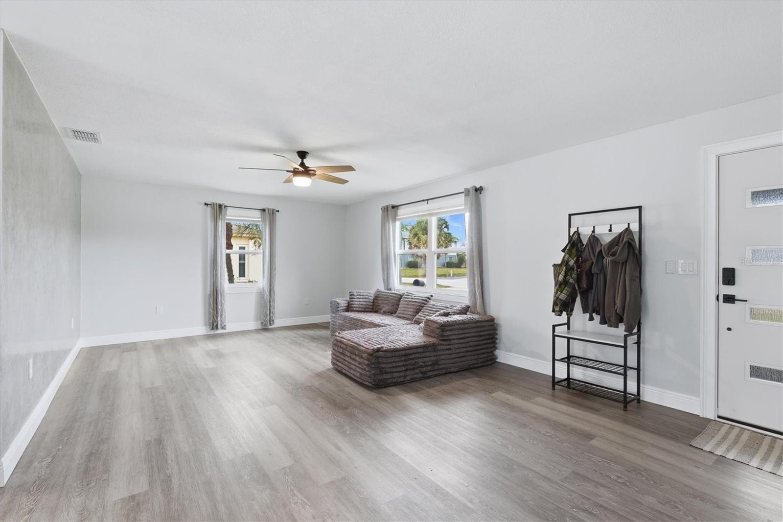 Image 14 of 62 For 7034 Southwind Drive