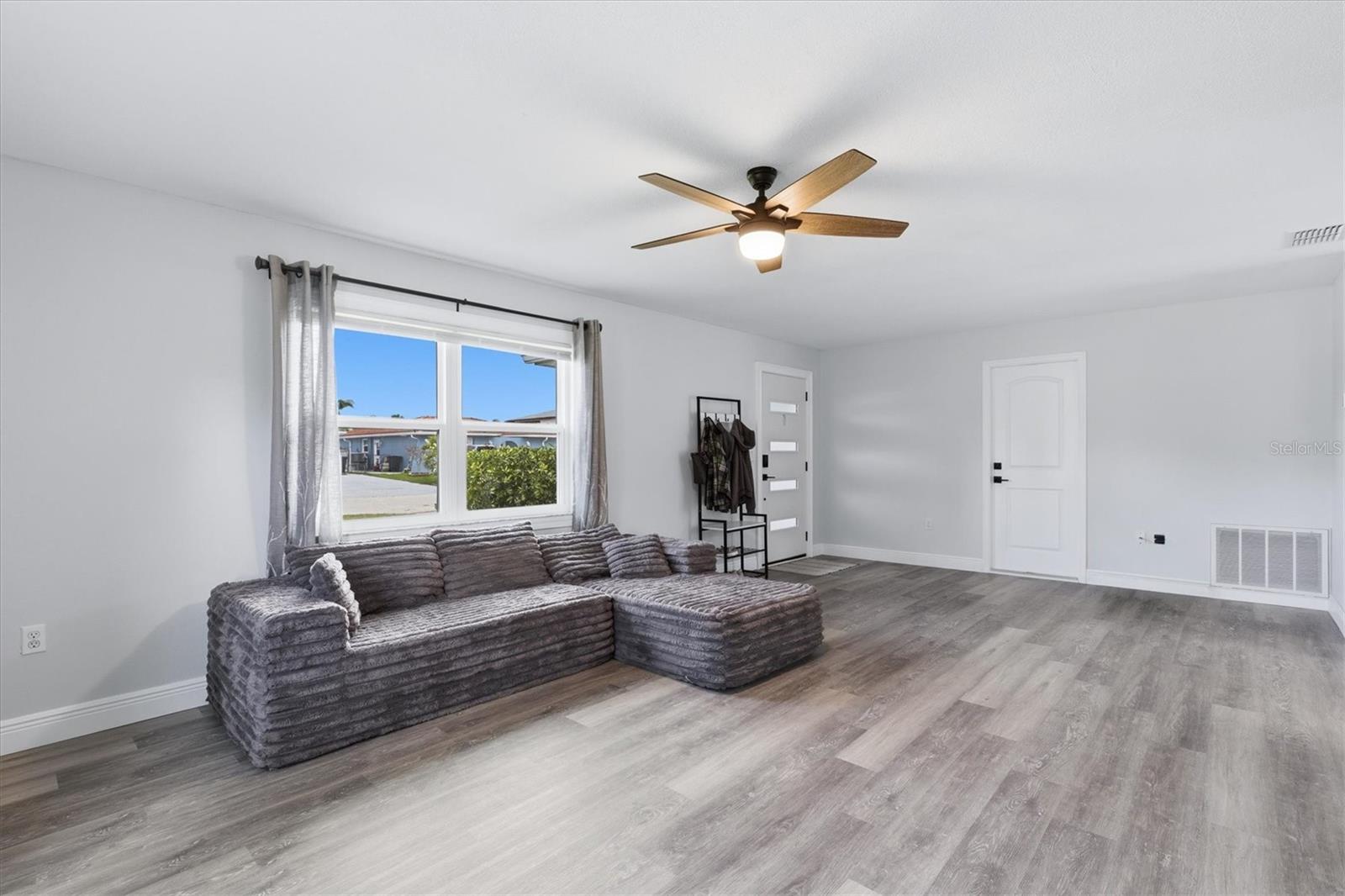 Image 15 of 62 For 7034 Southwind Drive