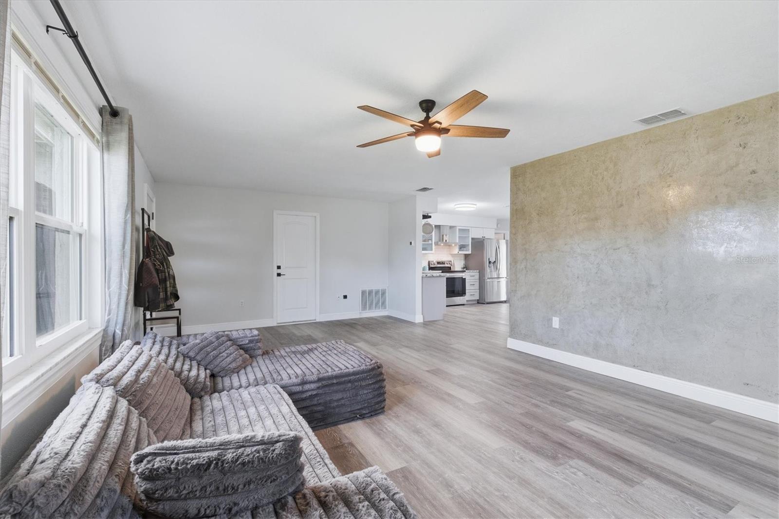 Image 16 of 62 For 7034 Southwind Drive