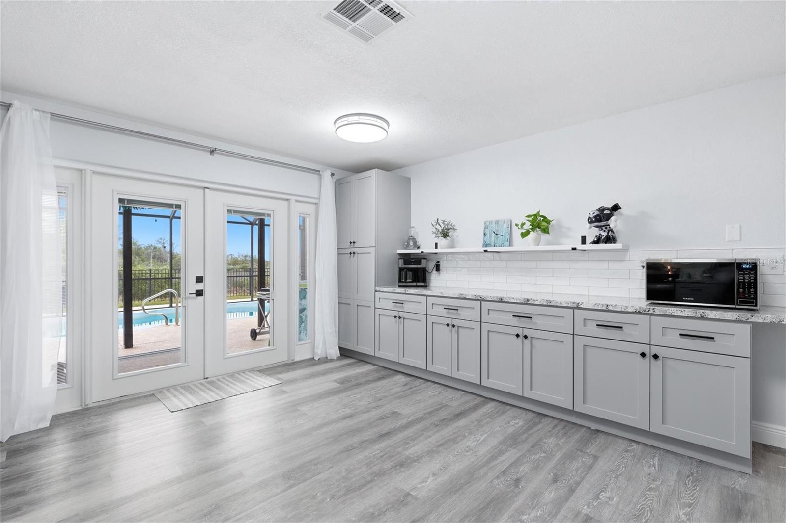 Image 17 of 62 For 7034 Southwind Drive