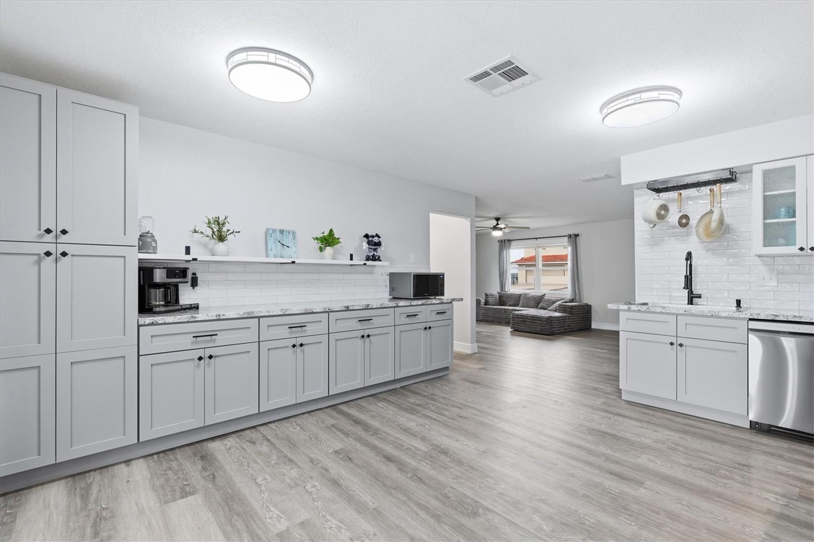 Image 21 of 62 For 7034 Southwind Drive