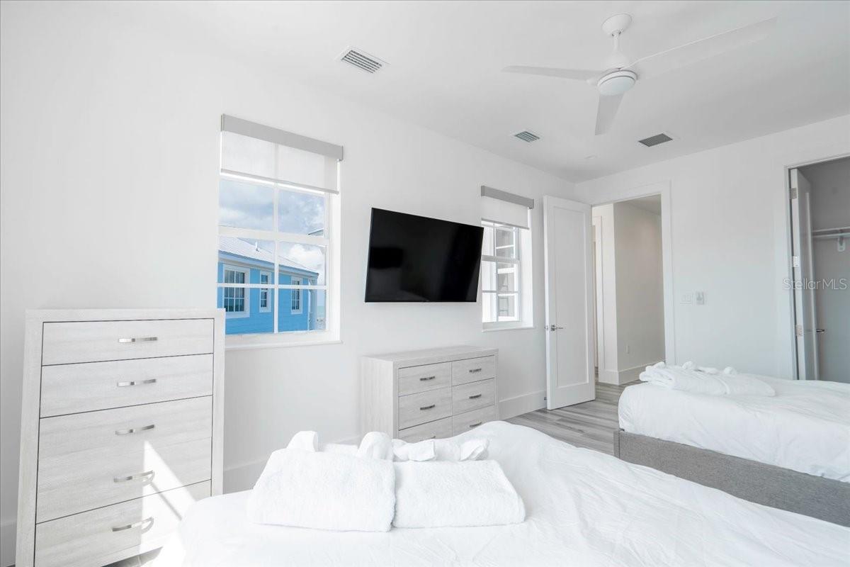 Image 24 of 100 For 810 39th Street Gulf