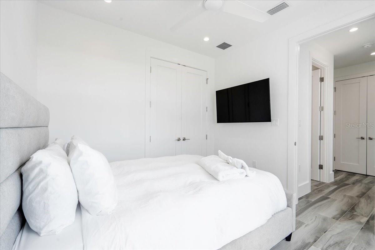 Image 32 of 100 For 810 39th Street Gulf