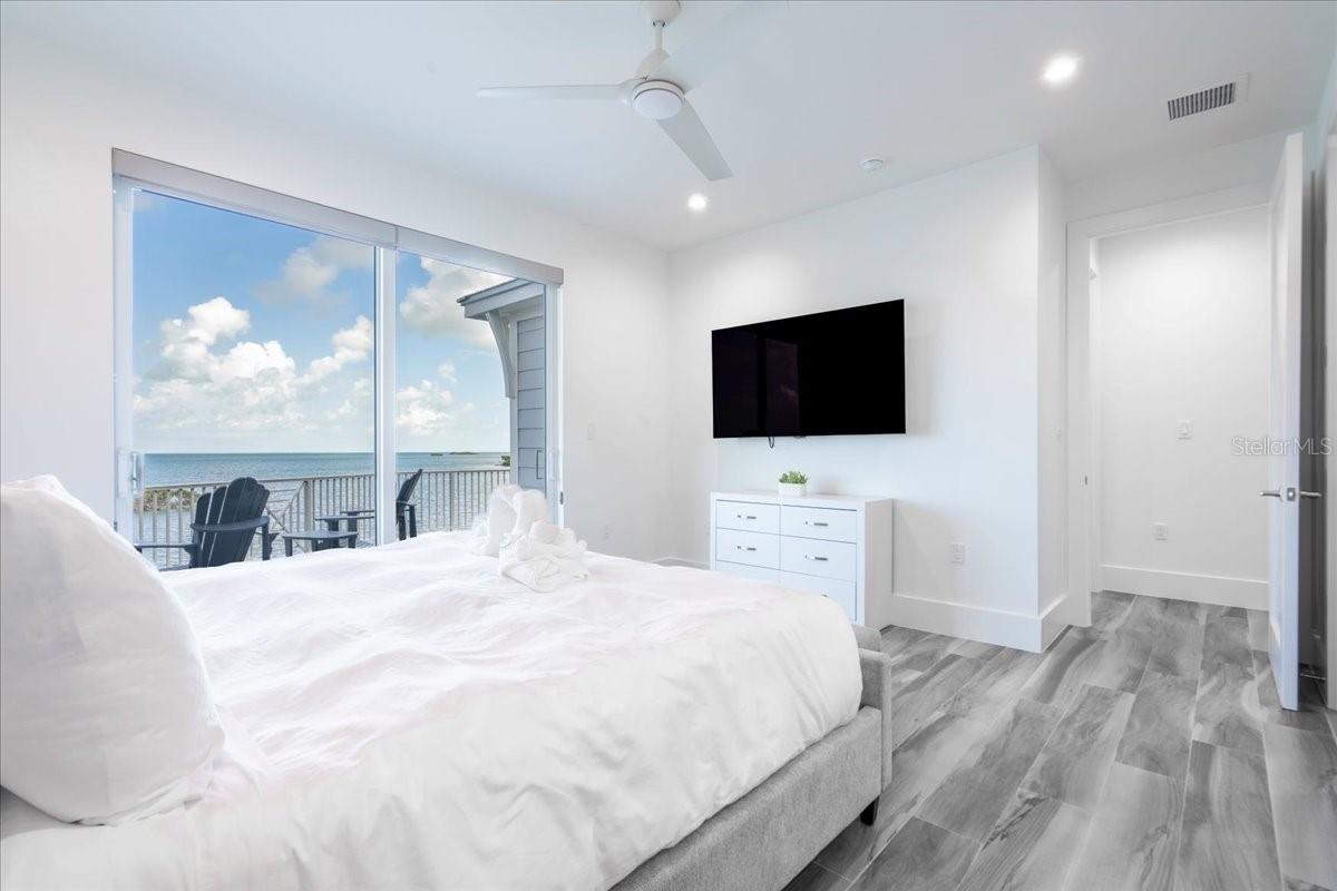 Image 36 of 100 For 810 39th Street Gulf