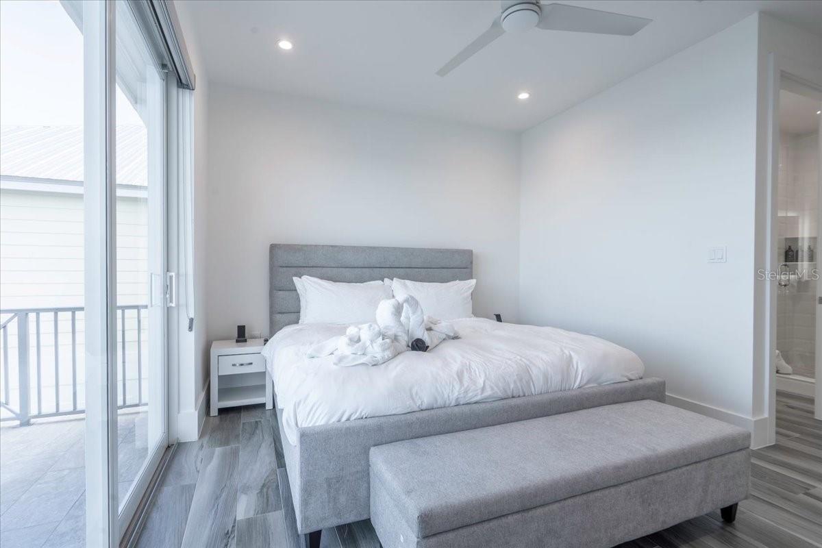 Image 41 of 100 For 810 39th Street Gulf