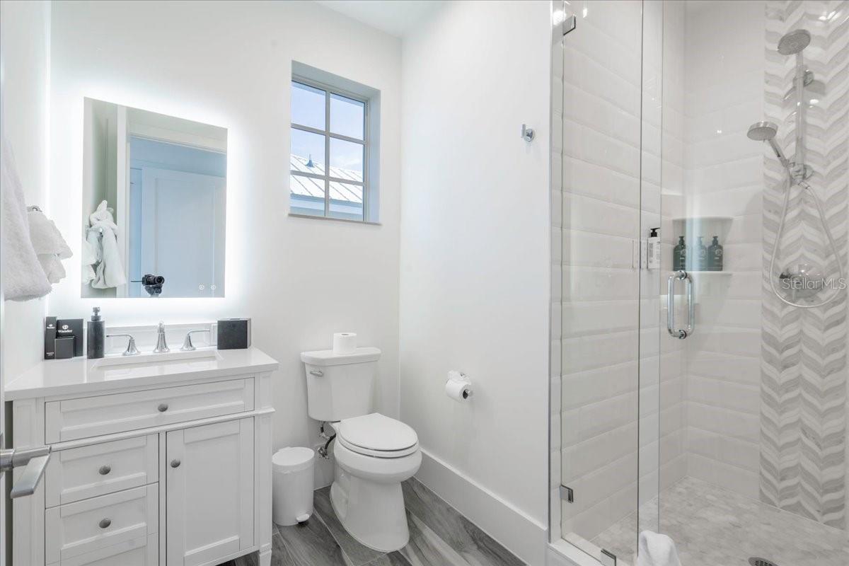 Image 43 of 100 For 810 39th Street Gulf